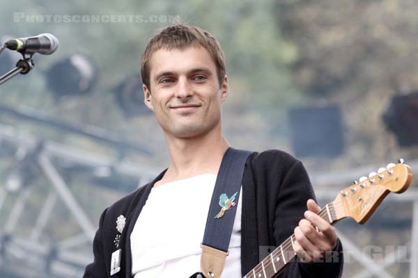 FRANCOIS AND THE ATLAS MOUNTAIN - 2011-08-28 - SAINT CLOUD - Domaine National - Scene de l'Industrie - 